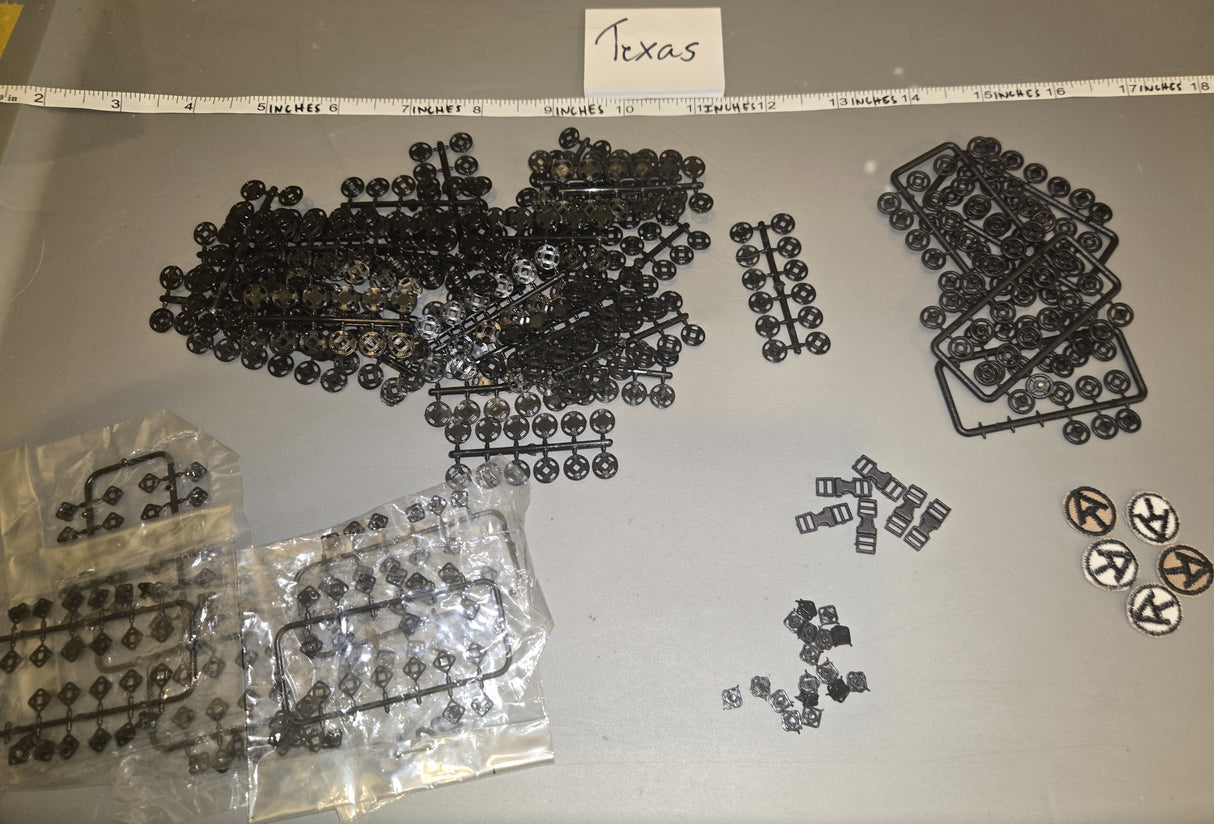 1:6 Scale Uniform Snaps Lot - Diorama Item