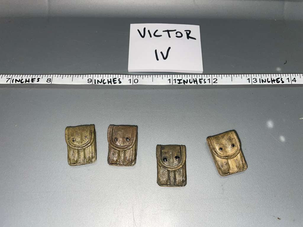 1:6 Scale WWII US .45 Magazine Pouch Lot
