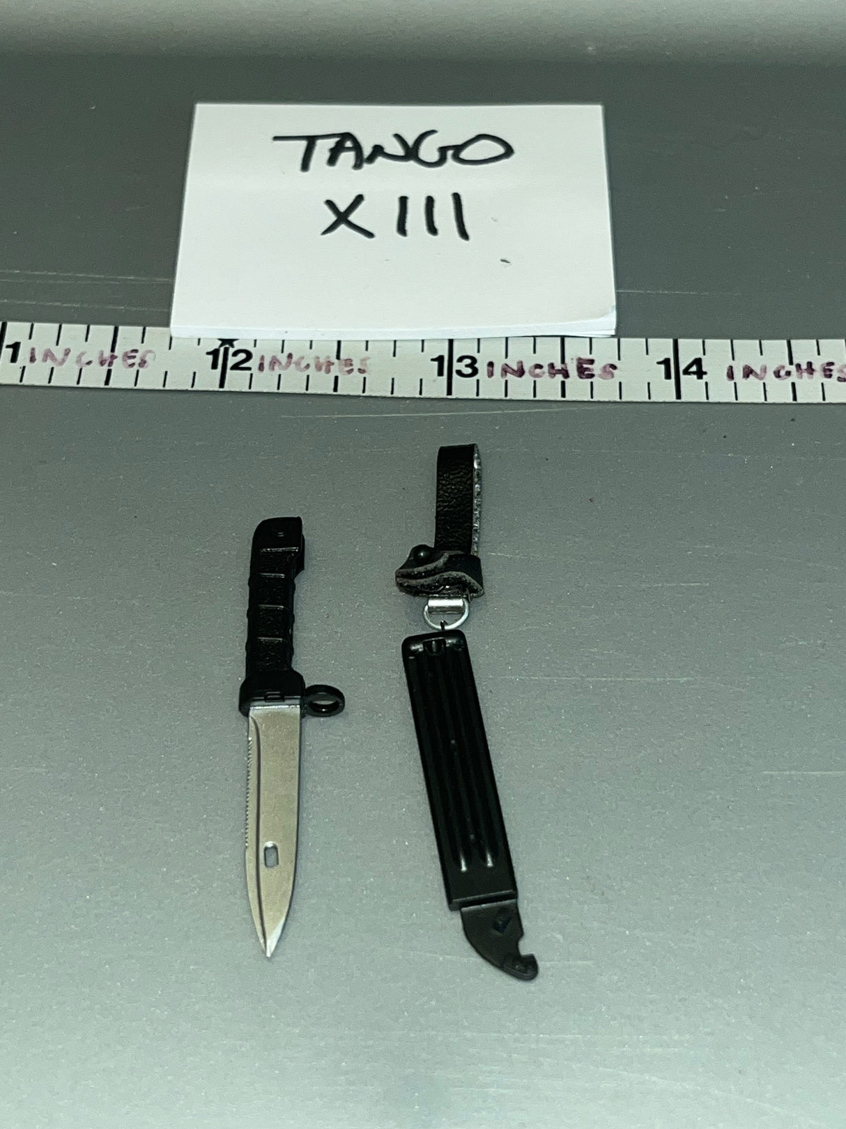 1:6 Scale Modern Russian Knife -