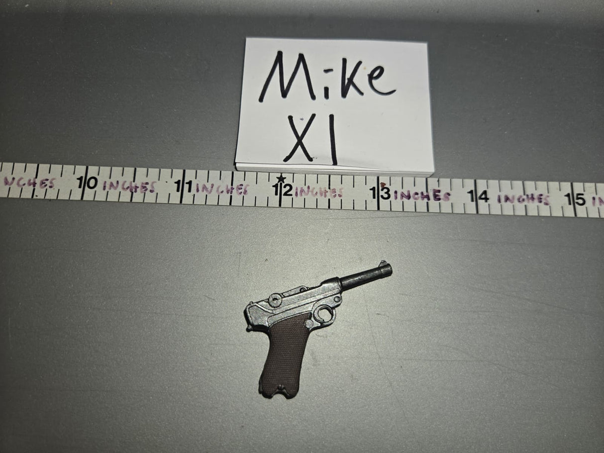 1/6 Scale WWII German Pistol and Holster