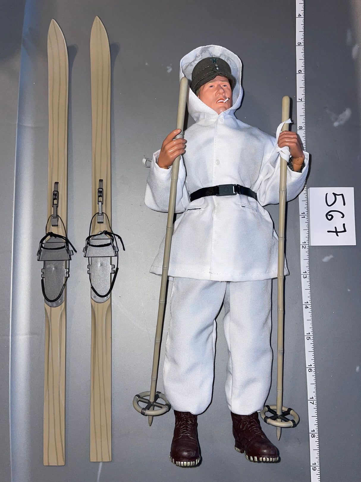 1:6 Scale WWII German Ski Tropper Dressed Figure - Dragon