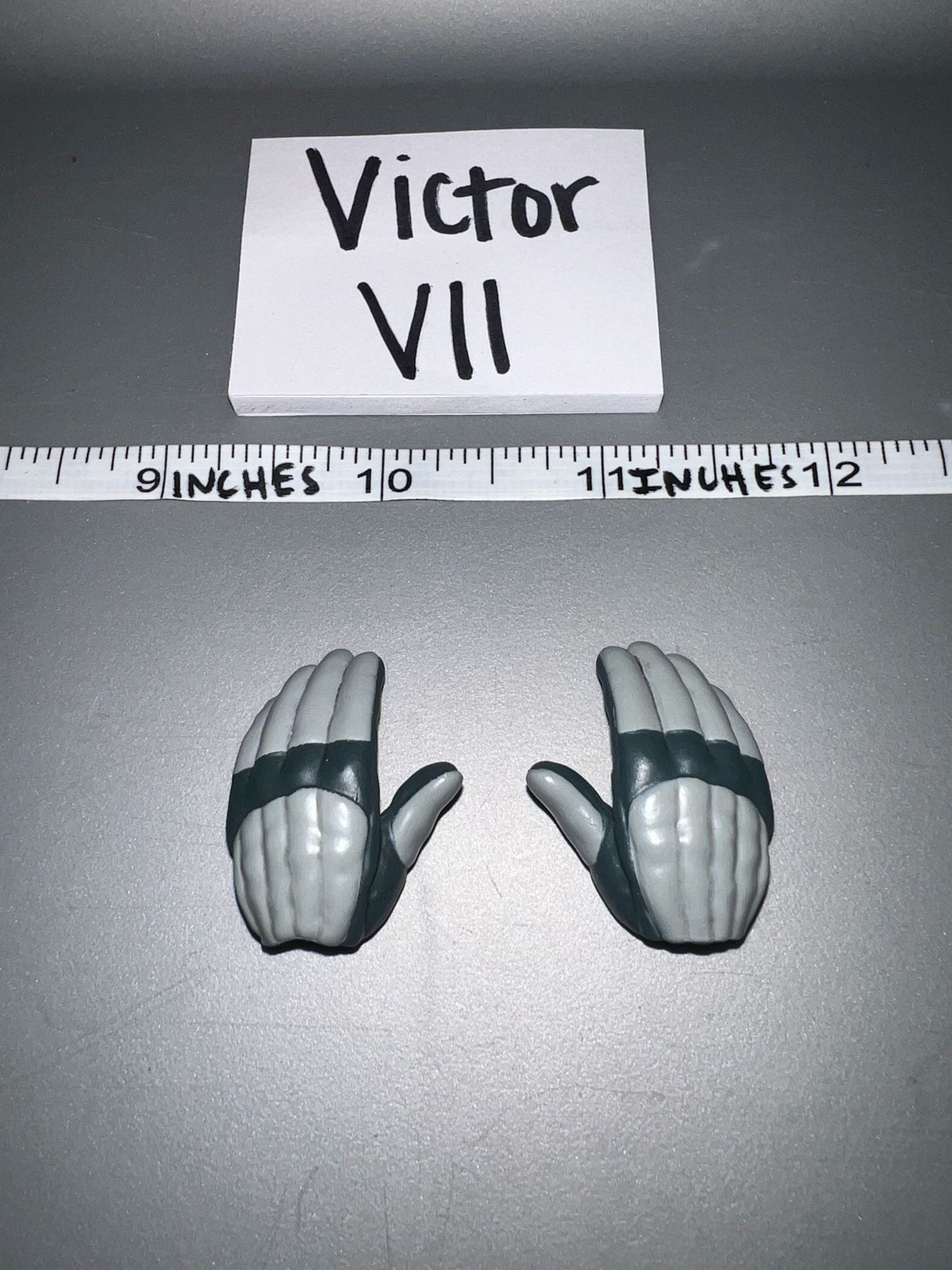 1/6 Scale Star Wars Science Fiction Gloved Hand Lot