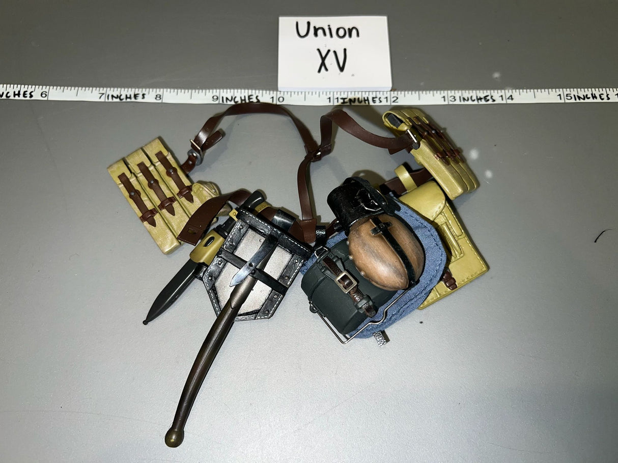 1/6 Scale WWII German Luftwaffe Fallschirmjager Field Gear Lot