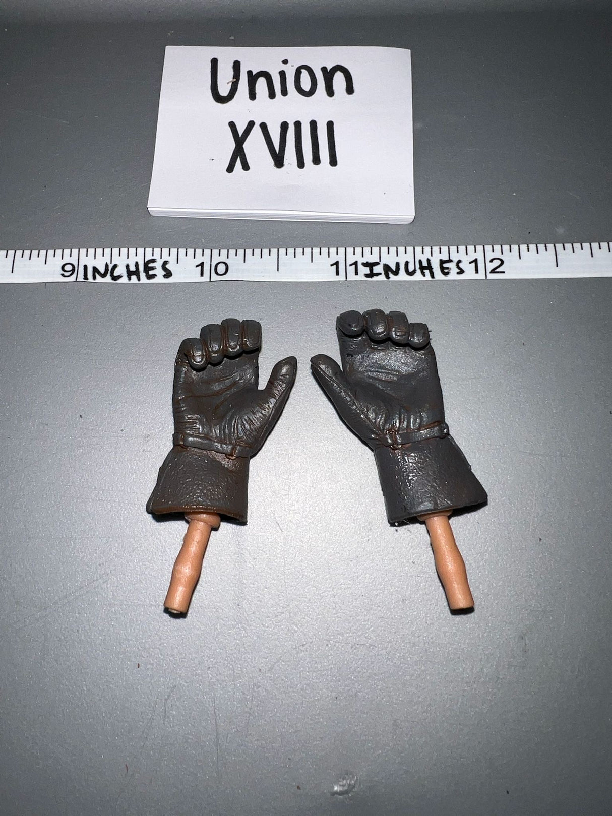 1:6 Scale WWII German Gloved Pilot Hand Set