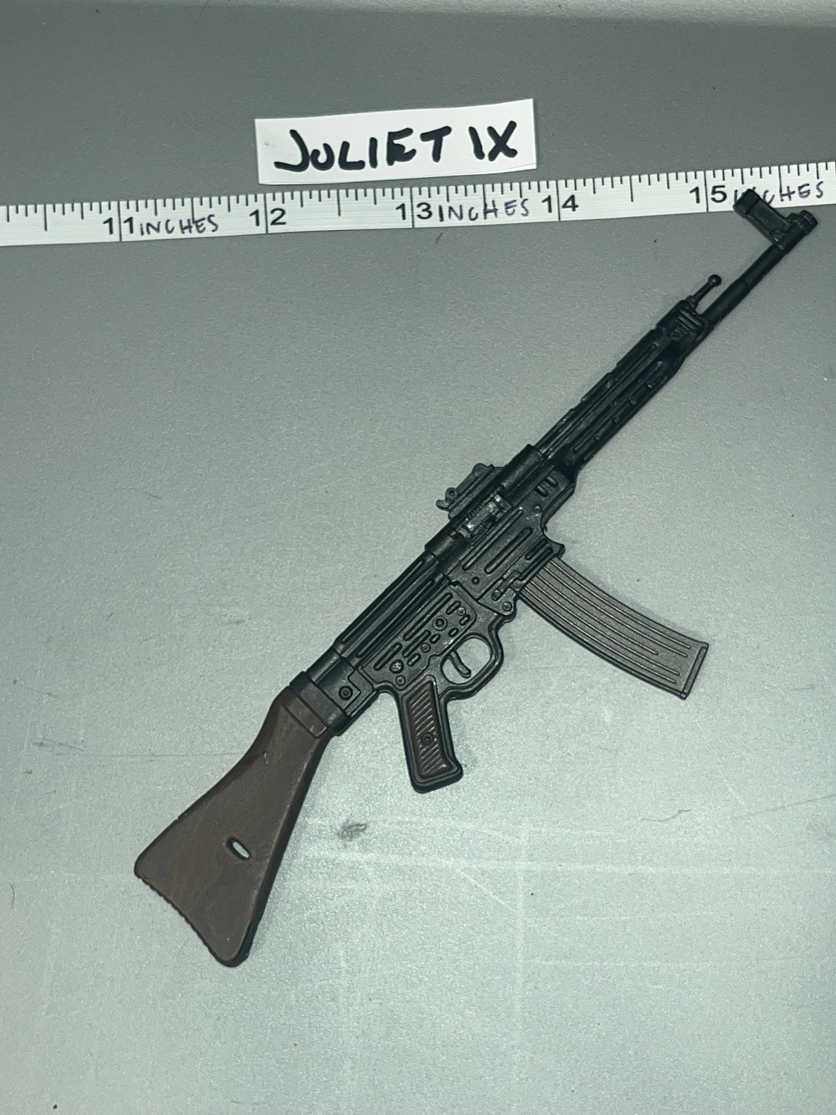 1:6 Scale WWII German MP-44