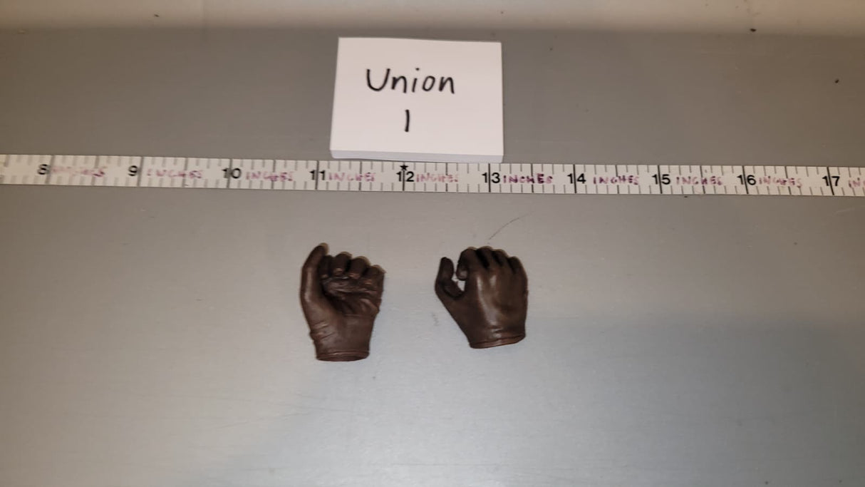 1/6 Scale Medieval Gloved Hands