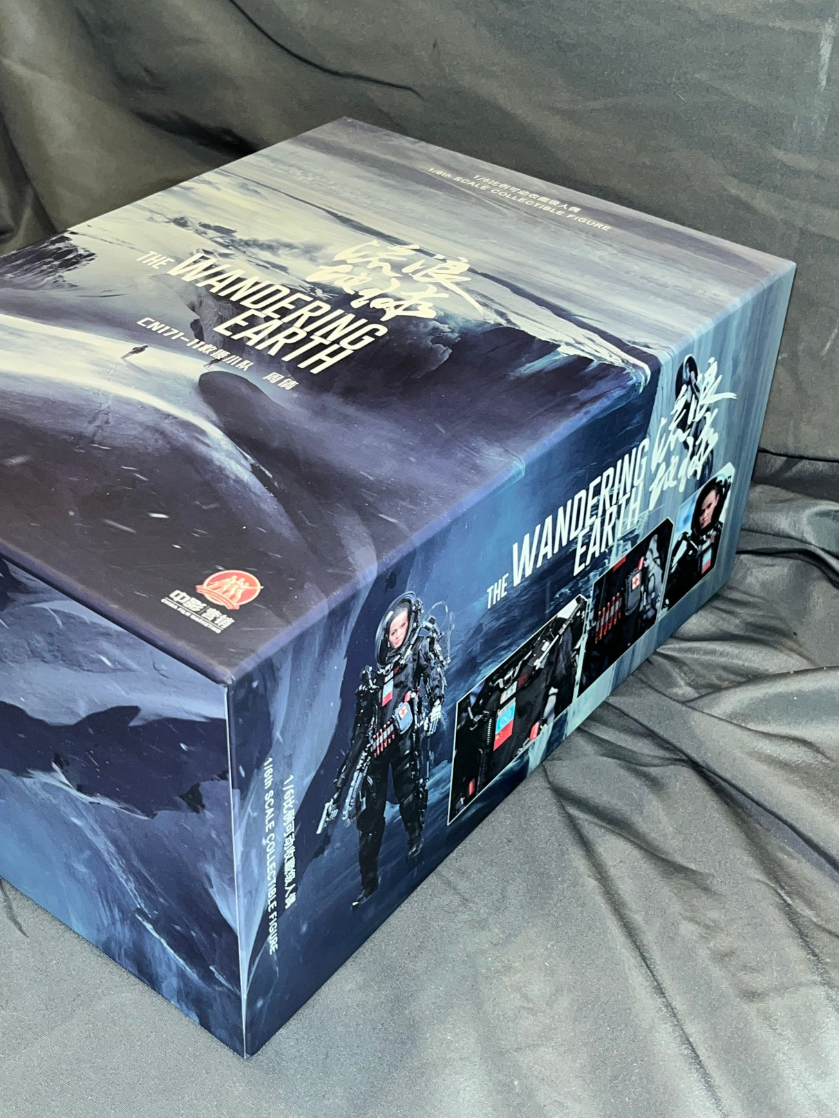 1/6 Scale DAMToys Dam 1/6 Scale 12" The Wandering Earth CN171-11 rescue unit Zhou Qian - NIB