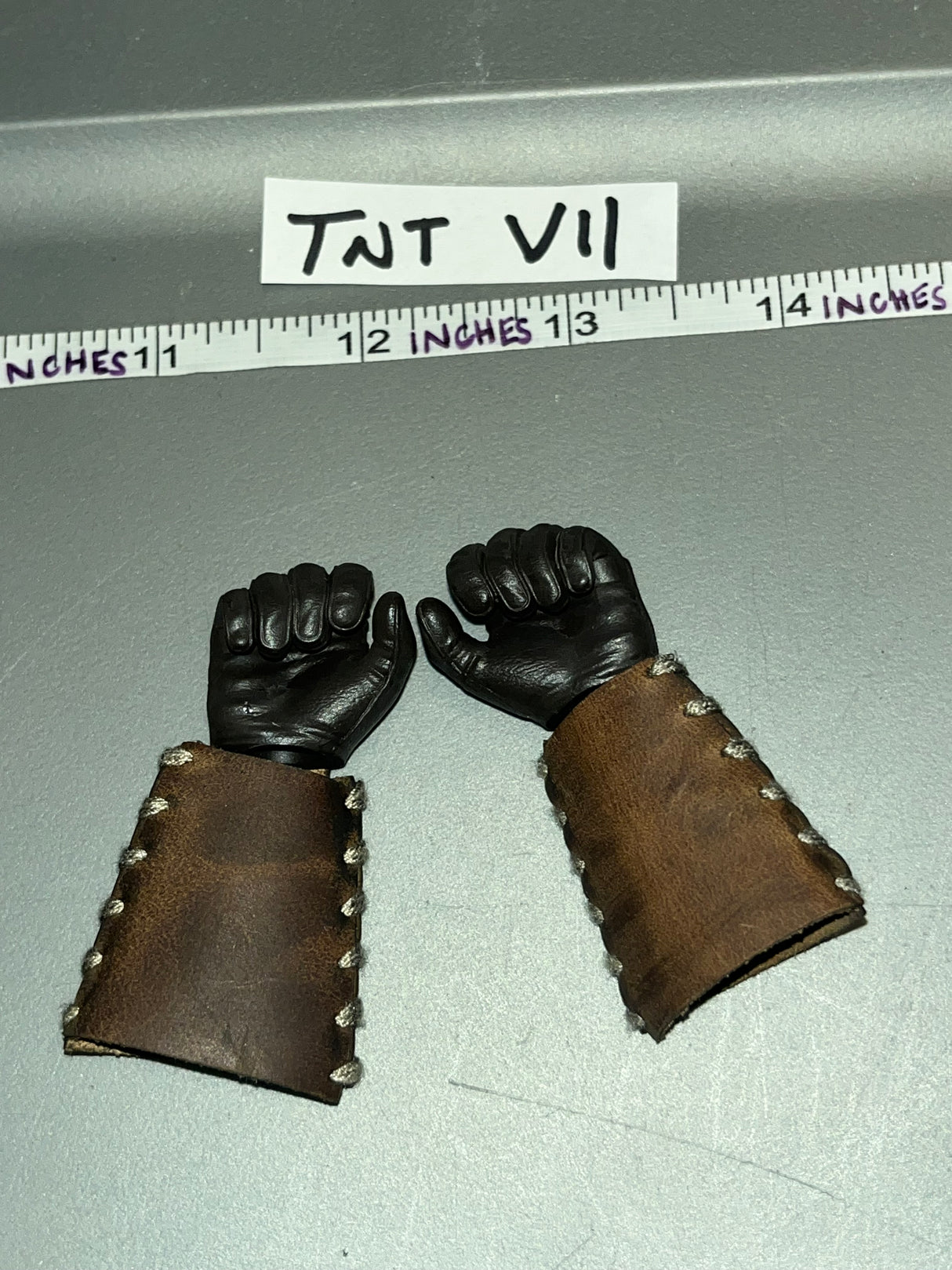 1:6 Scale Medieval Blacksmith Gloved Hands - Pop Toys