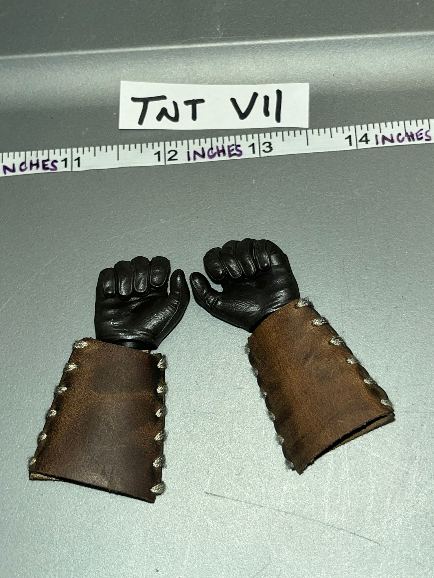1:6 Scale Medieval Blacksmith Gloved Hands - Pop Toys