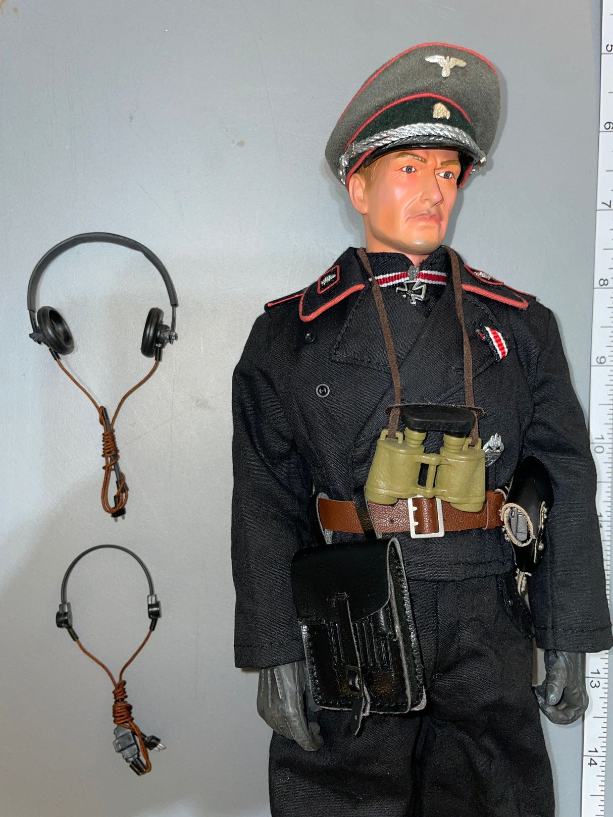 1:6 Scale WWII German Tanker Dressed Figure - Dragon