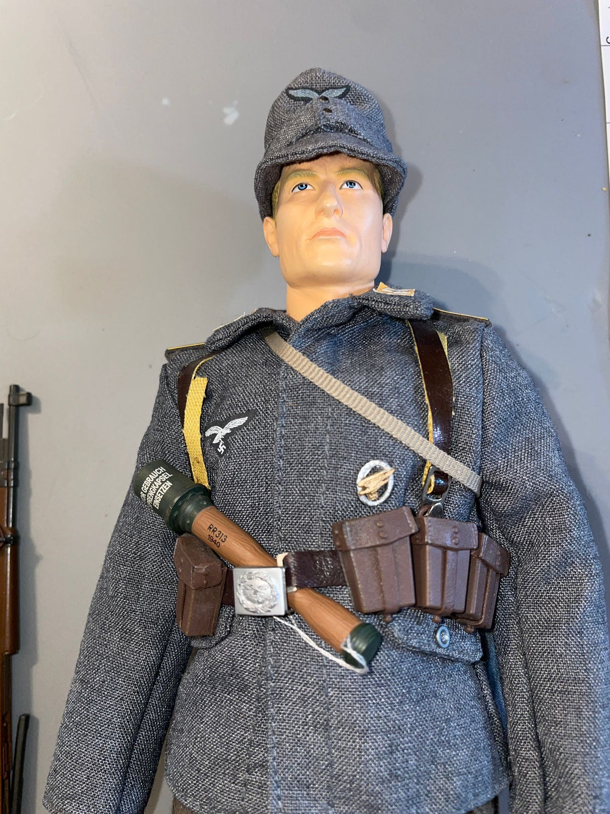 1:6 Scale WWII German Fallschirmjager Paratrooper Dressed Figure - Dragon