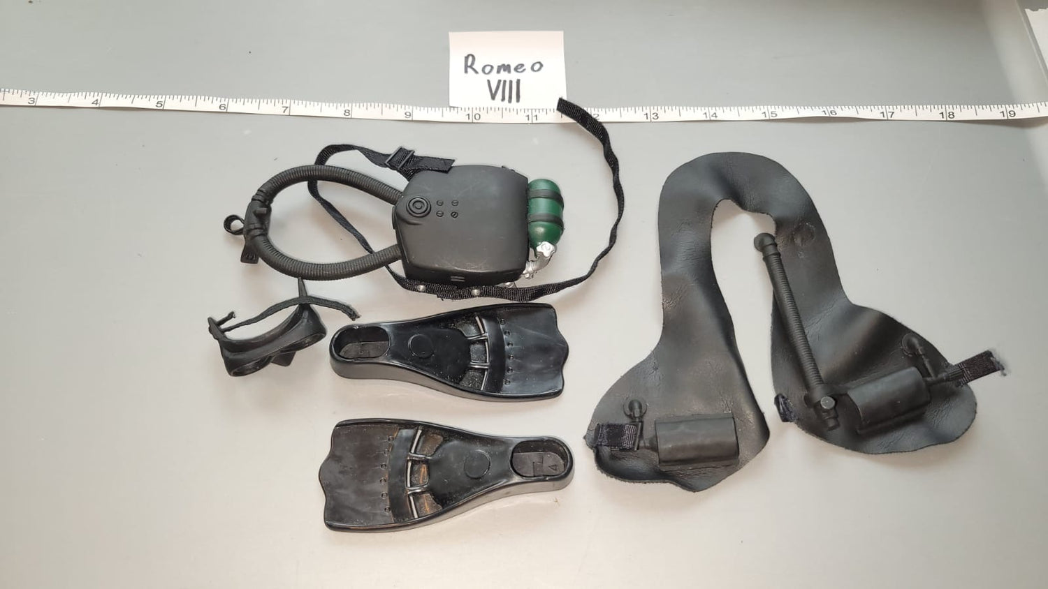 1/6 Modern Era Scuba Seal Dive Gear Rebreather Set