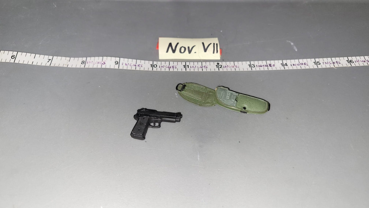 1/6 Modern Era Pistol and Holster