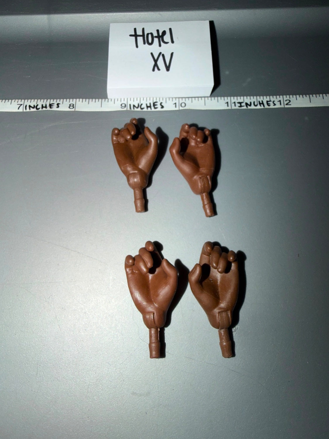 1/6 Scale Dark Skin Tone Pistol Grip Hands - Hotel XV
