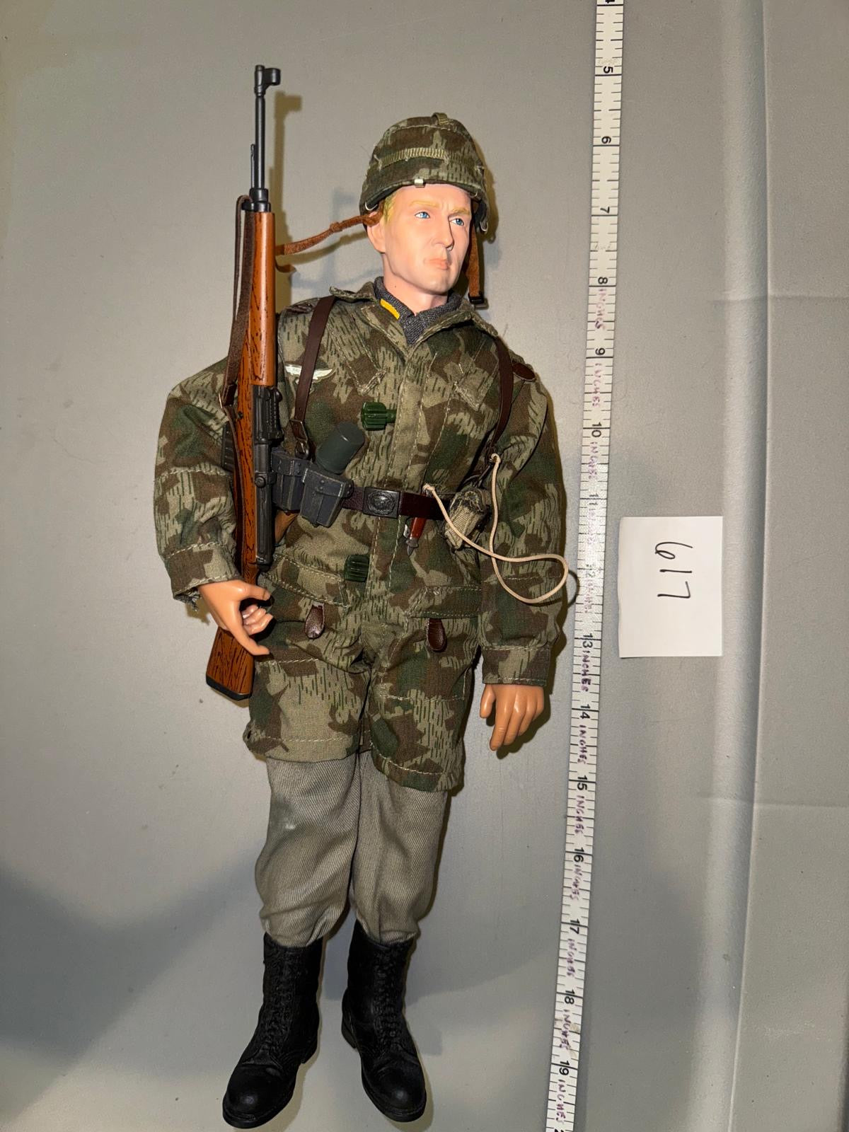 1:6 Scale WWII German Fallschirmjager Paratrooper Dressed Figure - Dragon
