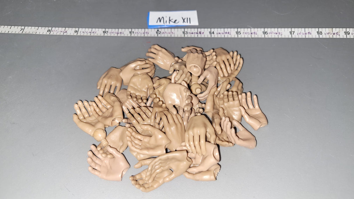 1/6 Scale Nude Figure Hand Lot