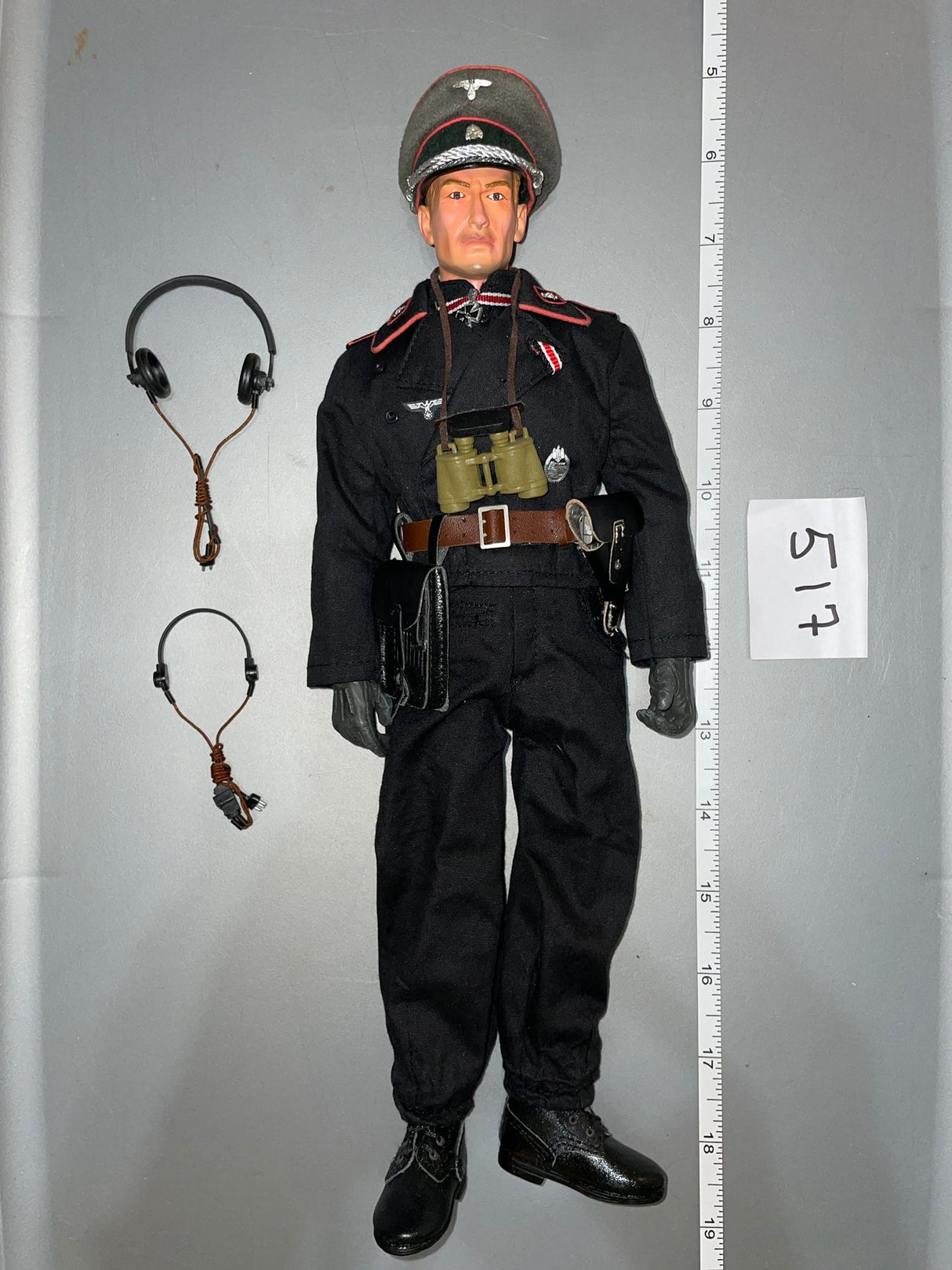 1:6 Scale WWII German Tanker Dressed Figure - Dragon