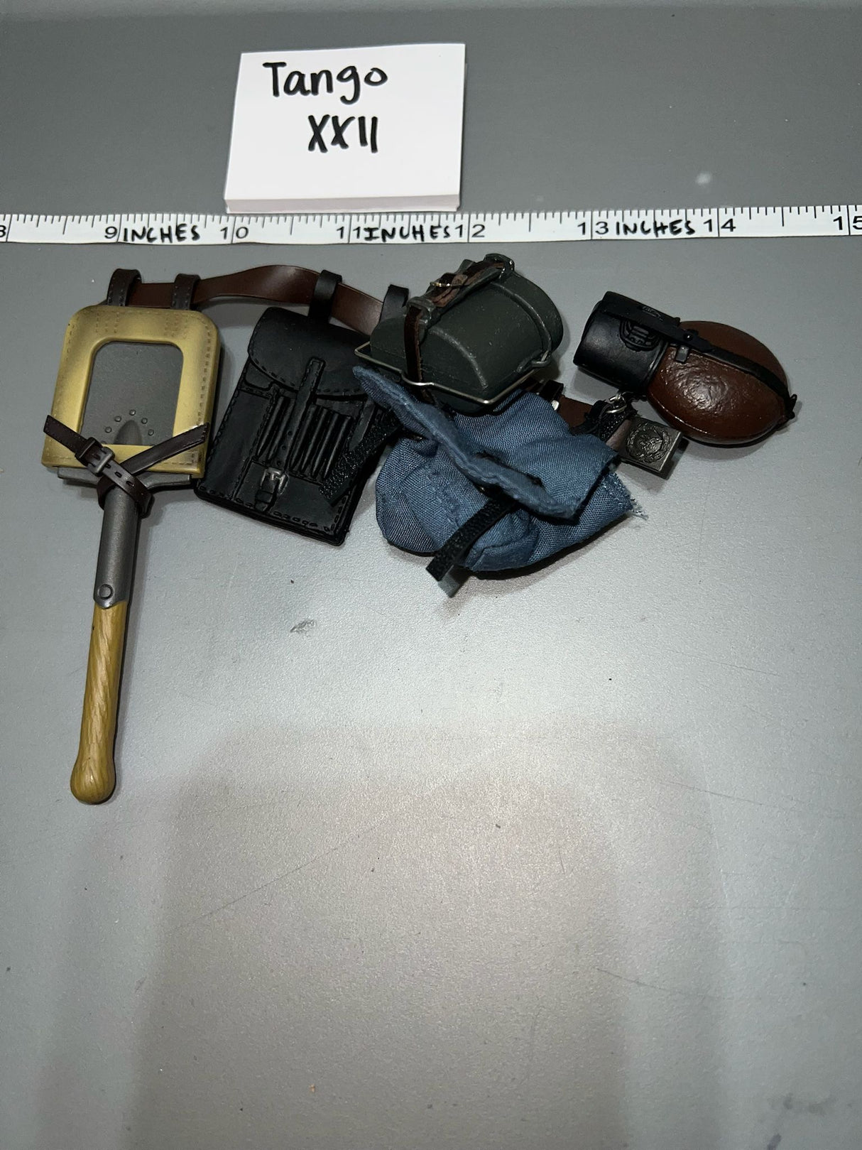 1/6 Scale WWII German Luftwaffe Fallschirmjager Field Gear Lot