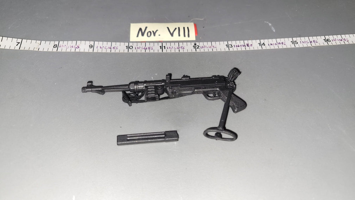 1/6 Scale WWII German MP-40 -