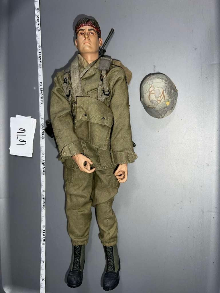 1:6 Scale Vietnam Platoon Chris Taylor Dressed Figure - Sideshow etc