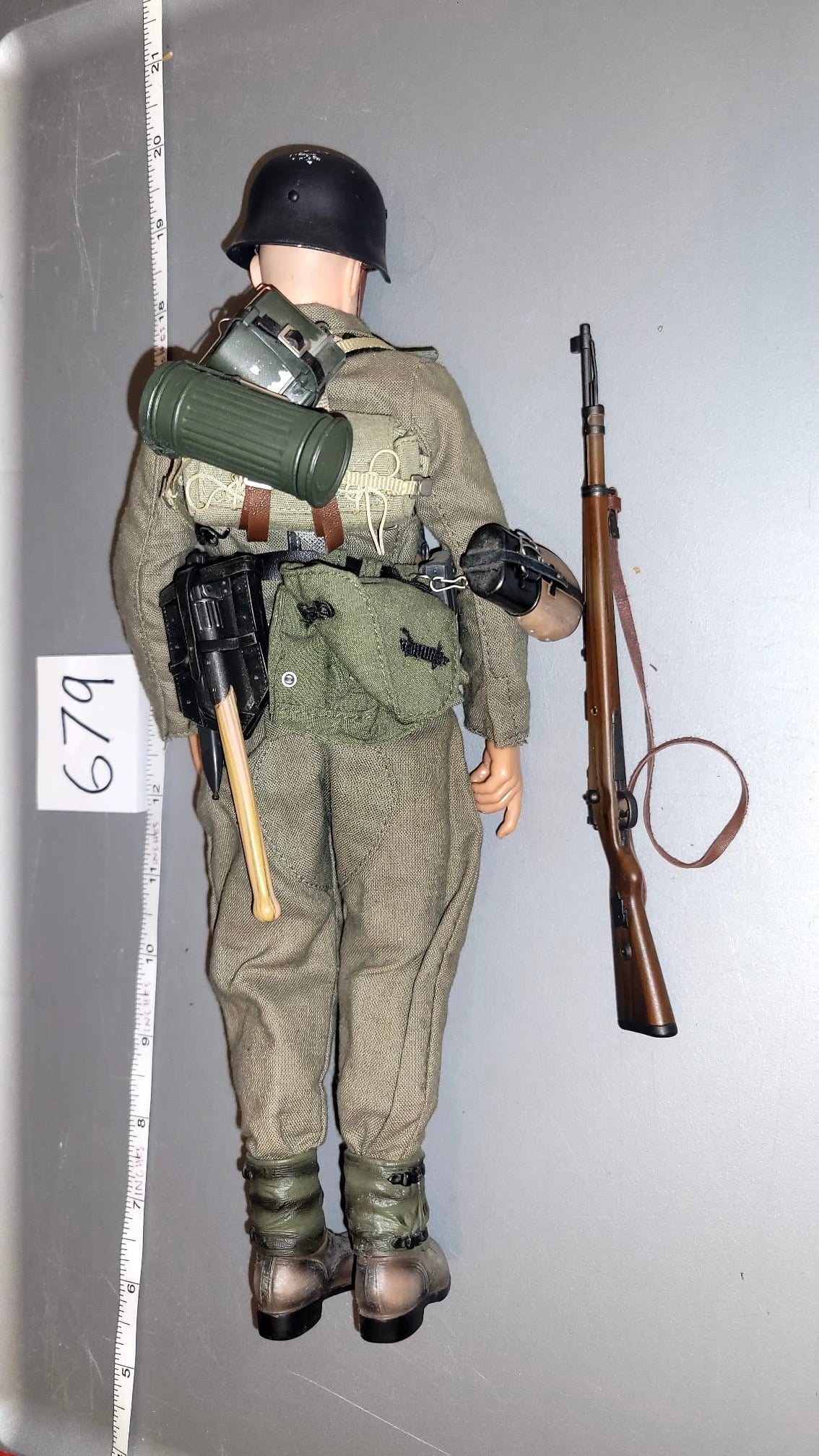 1:6 Scale WWII German Heer Grenadier Dressed Figure - Dragon