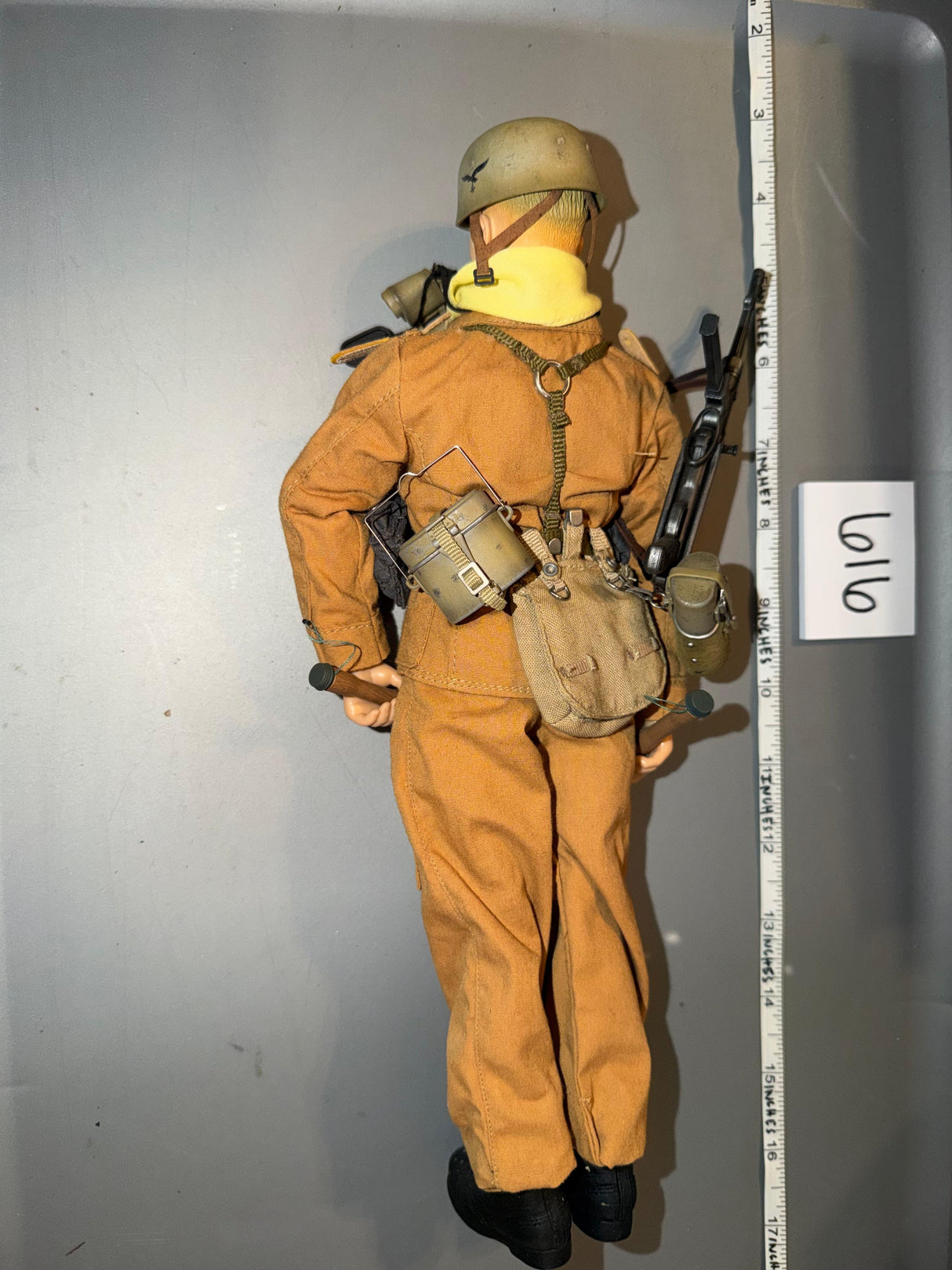 1:6 Scale WWII German Afrika Korps Fallschirmajger Dressed Figure - Dragon