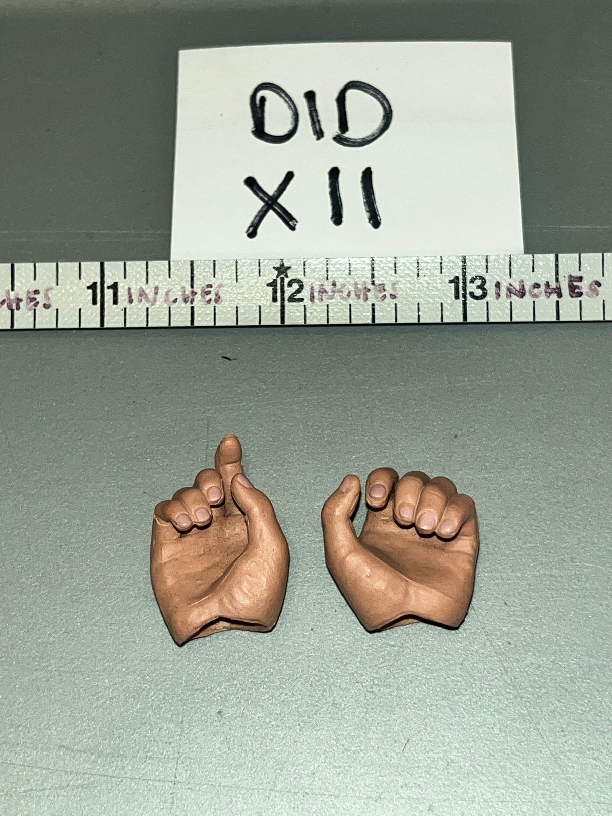 1/6 Scale DID Hand Set - Gripping