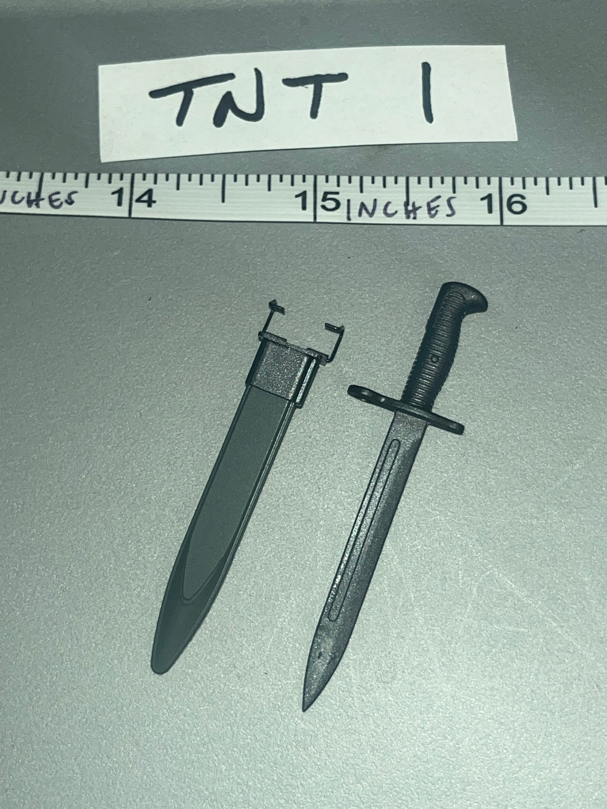 1/6 Scale WWII US Bayonet and Sheath - UJINDOU Normandy 2nd Armored Infantry