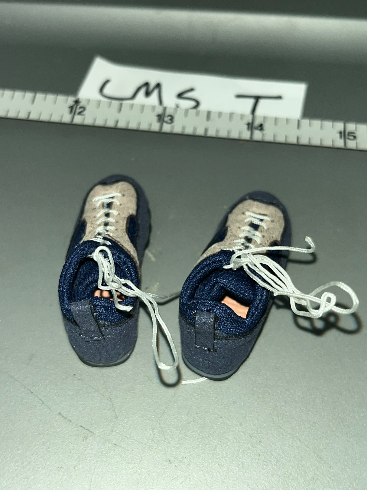 1/6 Scale Modern Era Bosnian Sniper Tennis Shoes -  Flagset - Civilian