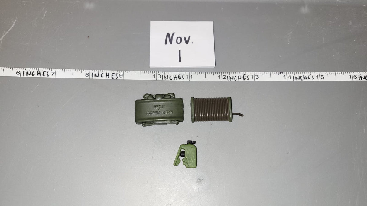 1/6 Scale Vietnam Era US Claymore Mine Lot