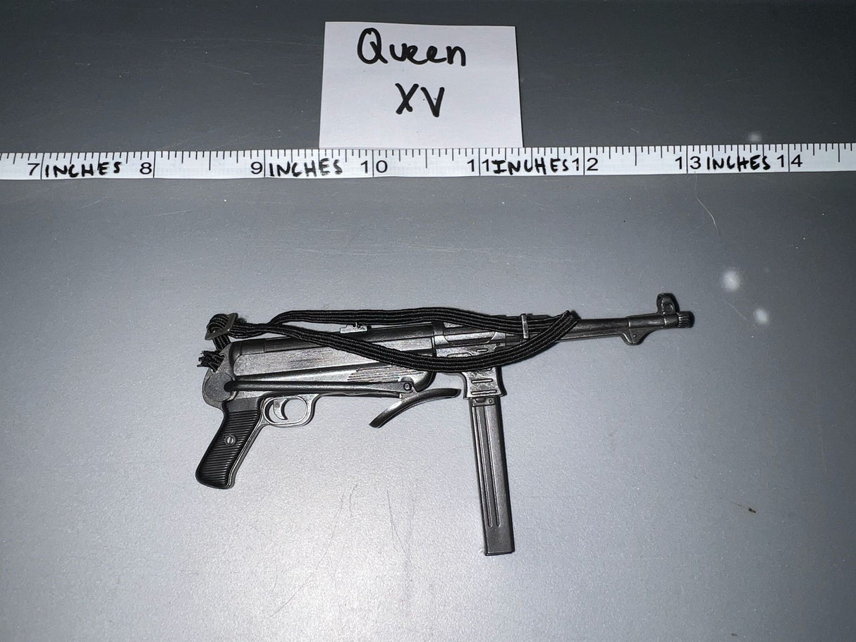 1/6 Scale WWII German MP-40 -