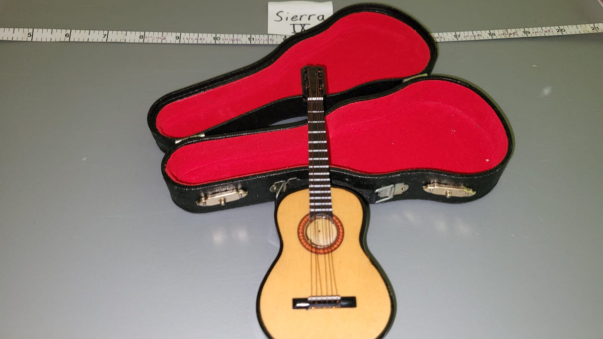 1/6 Scale Modern Era Guitar and Case - Diorama / Western