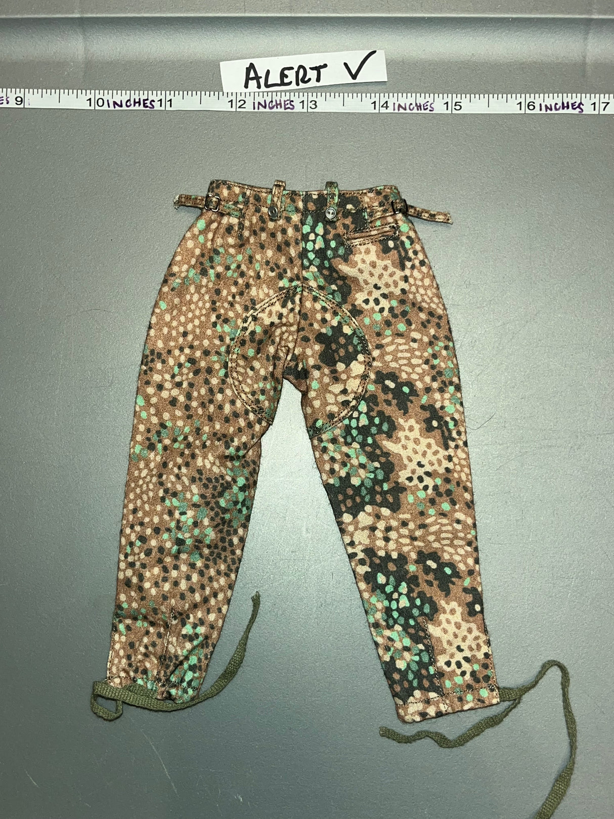 1:6 Scale WWII German M44 Pea Dot Pants - Alert Line Nightjager Figure