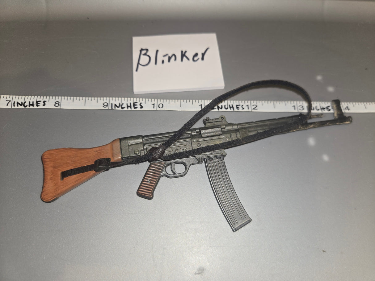 1:6 Scale WWII German MP-44