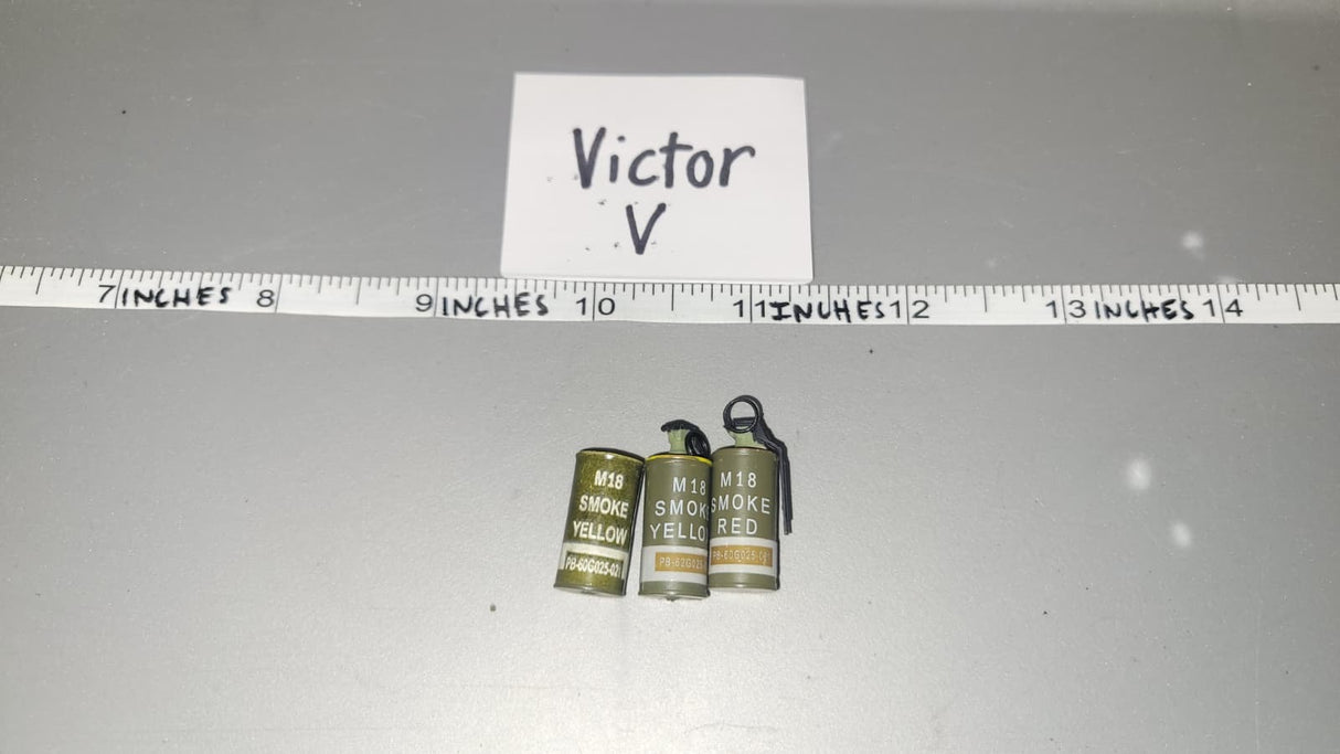 1/6 Scale Vietnam US Grenade Lot