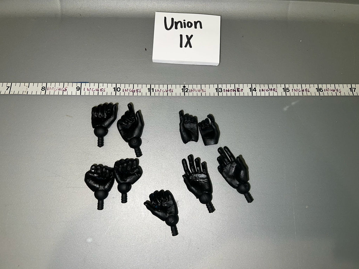 1/6 Scale Nude Figure Hand Lot - DID