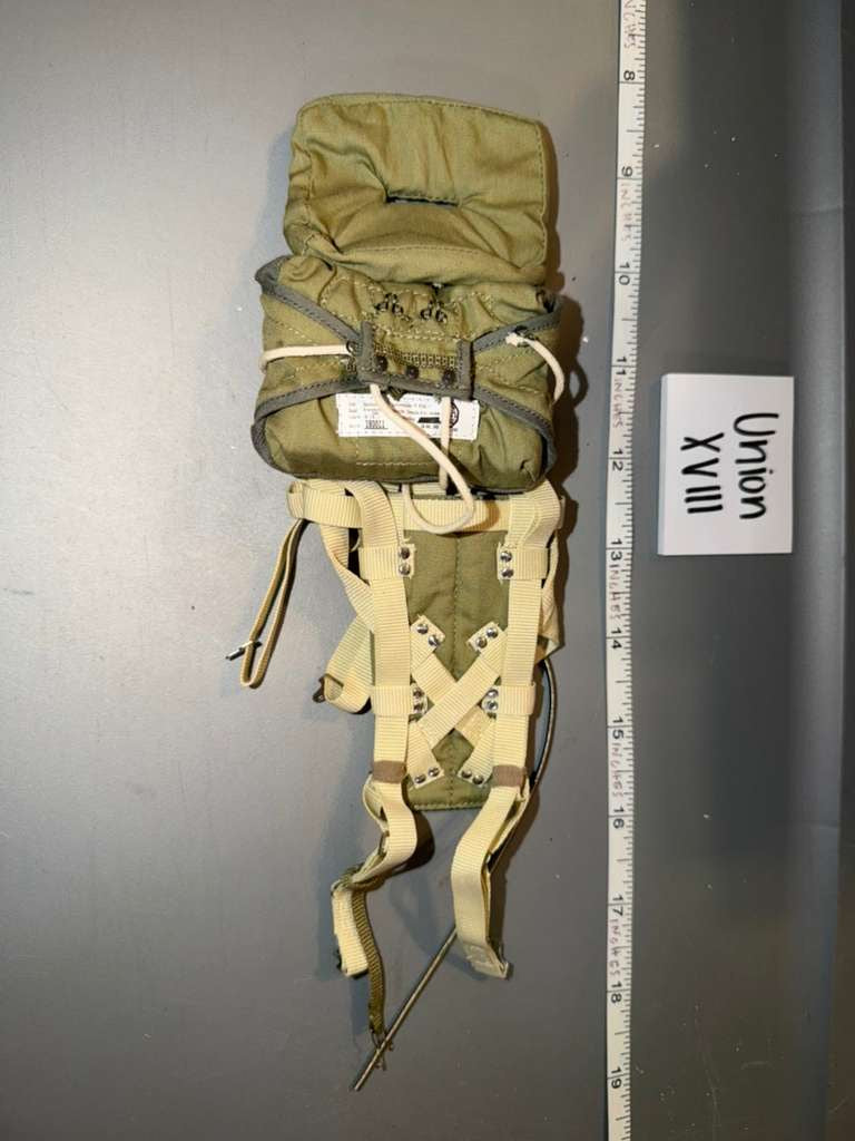 1:6 WWII German Pilot Aviator Parachute