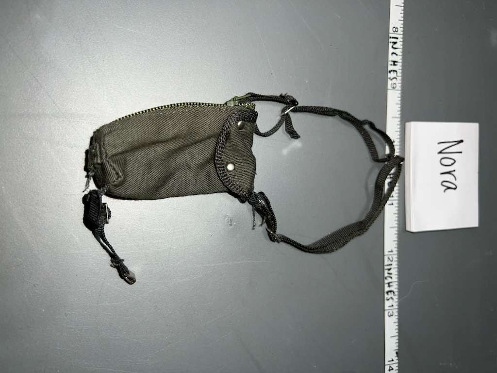 1/6 Scale WWII German Fallschirmjäger Gas Mask Bag