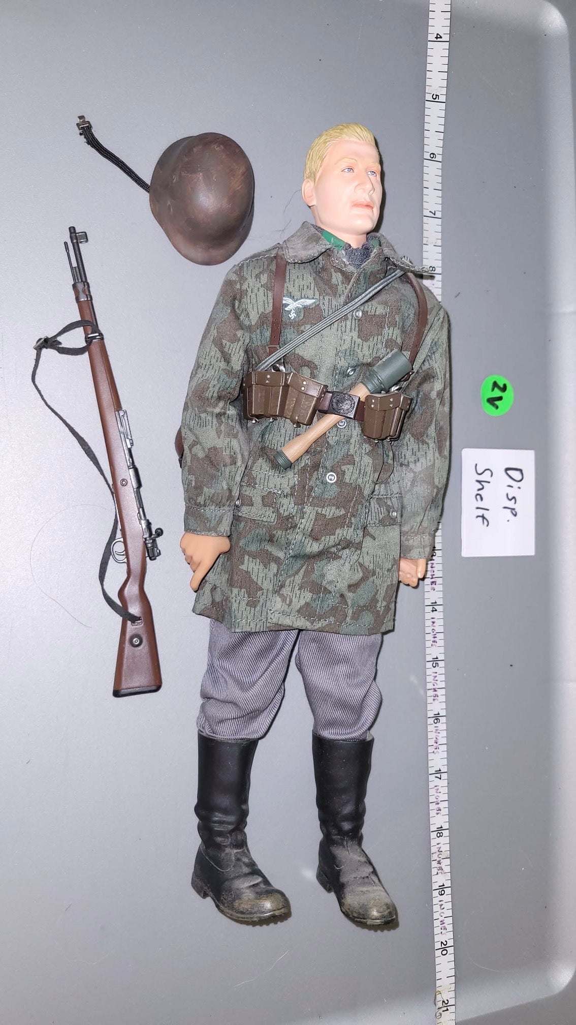 1:6 Scale WWII German Luftwaffe Field Division Dressed Figure - Dragon