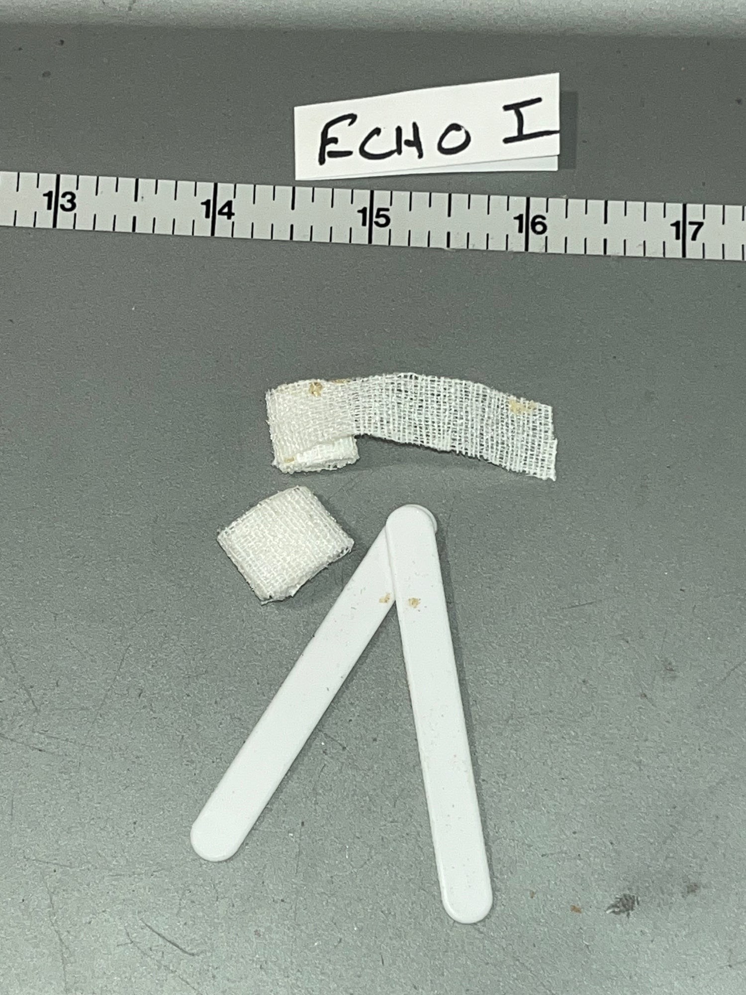 1/6 Scale WWII US Splint / Bandages - Medical Gear