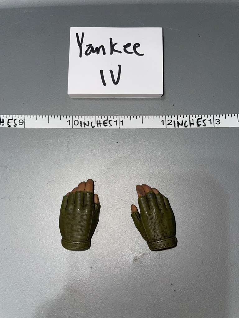1/6 Scale Modern Gloved Hands