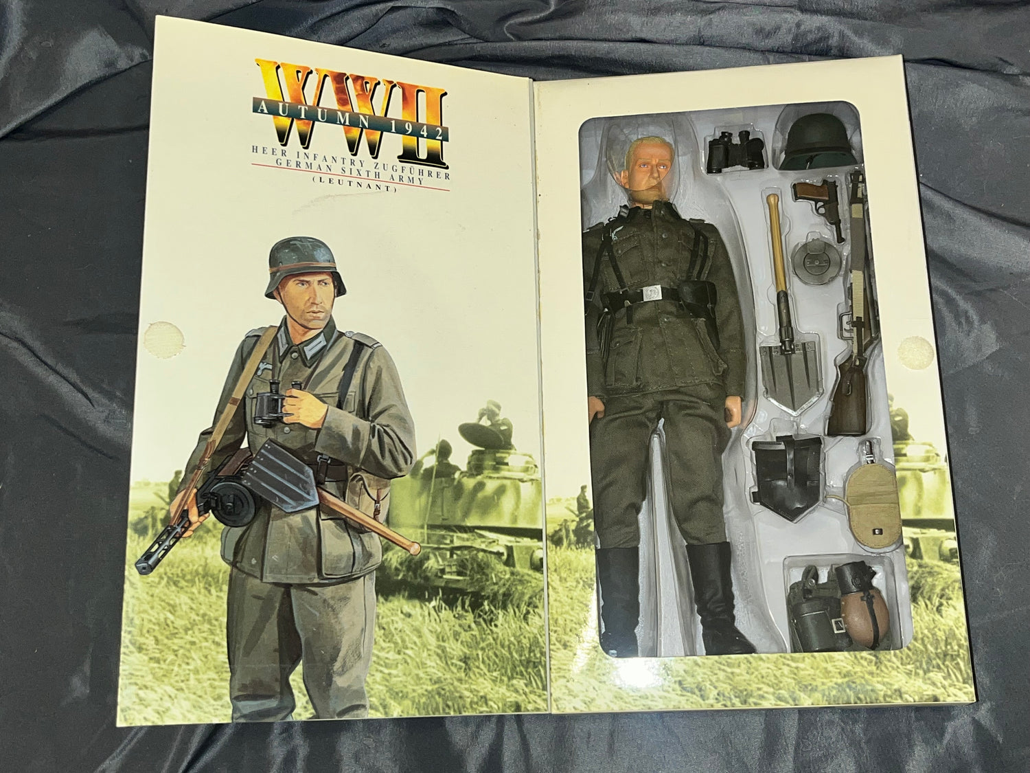 1/6 Scale WWII German HEER INFANTRY ZUGFUHRER GERMAN SIXTH ARMY Lt Falkner - NIB Dragon