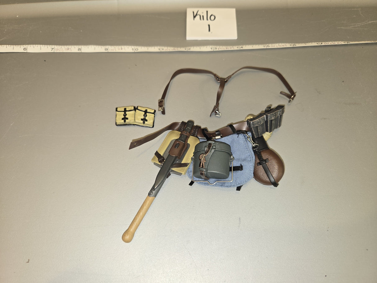 1/6 Scale WWII German Luftwaffe Fallschirmjager Field Gear Lot