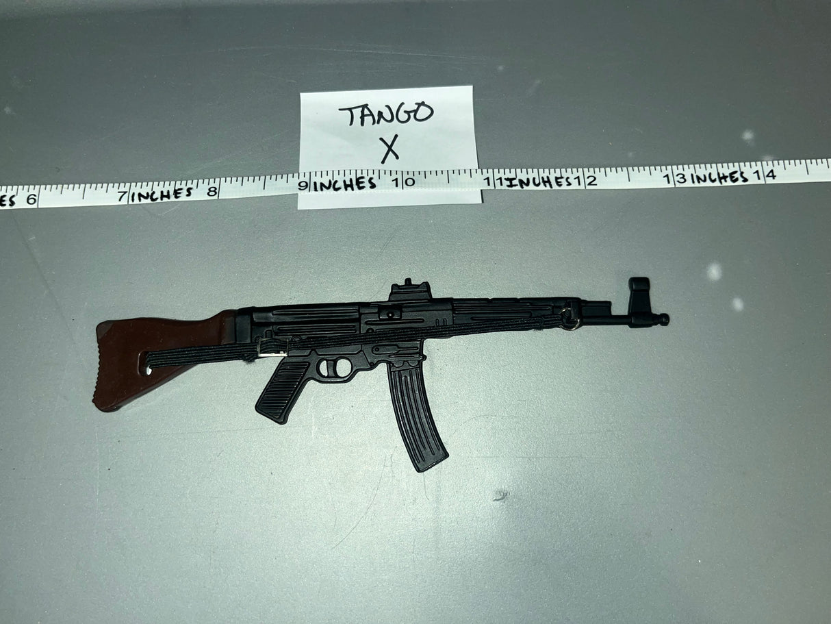 1:6 Scale WWII German MP-44