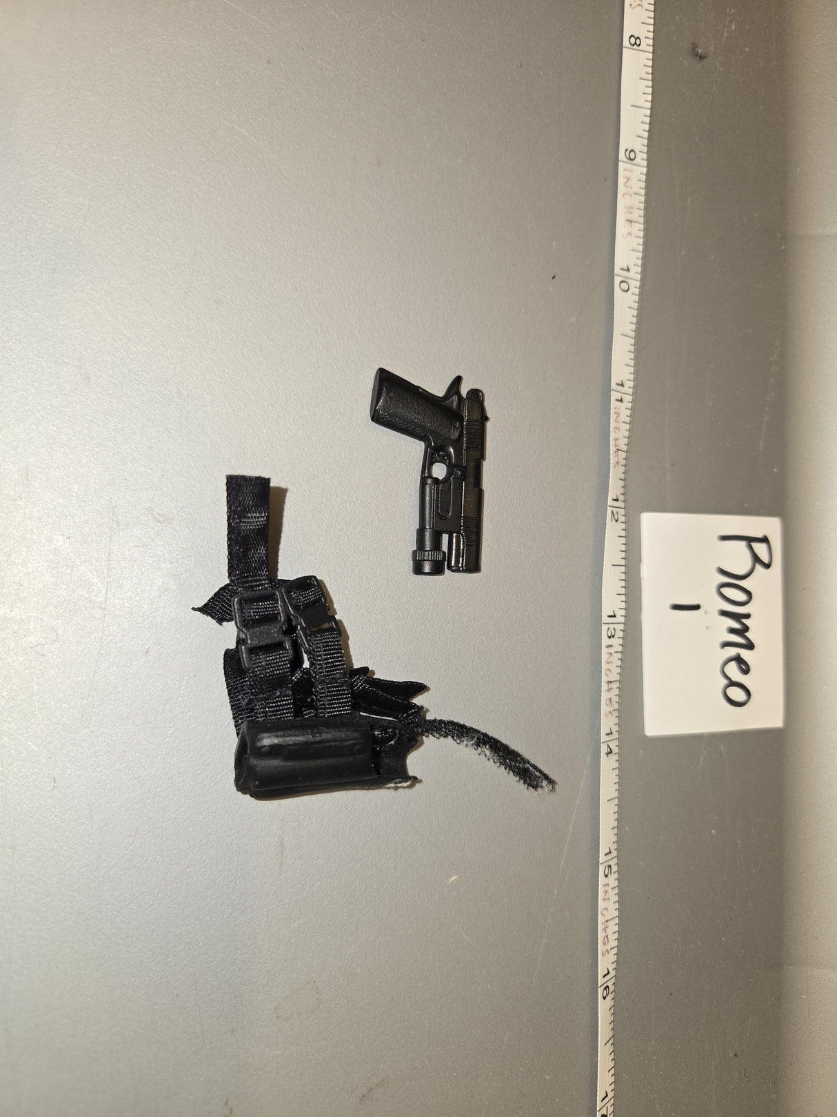 1/6 Scale Modern Pistol and Holster