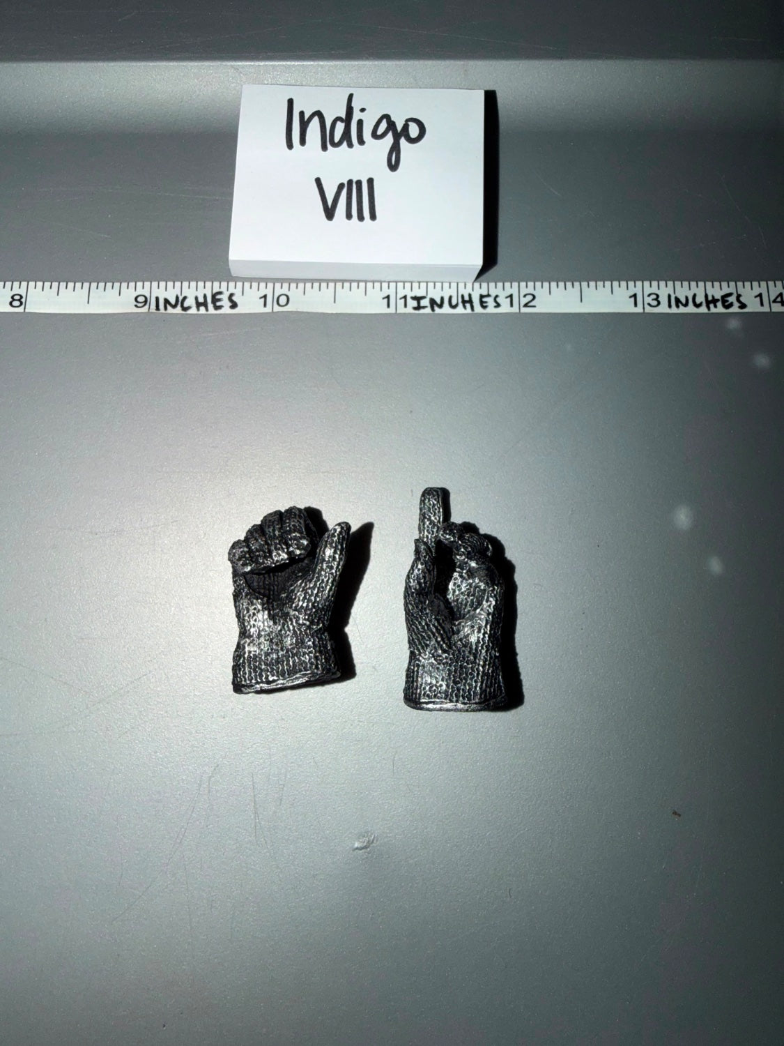 1/6 Scale Modern Tactical Gloved Hands Pointing - Indigo VIII