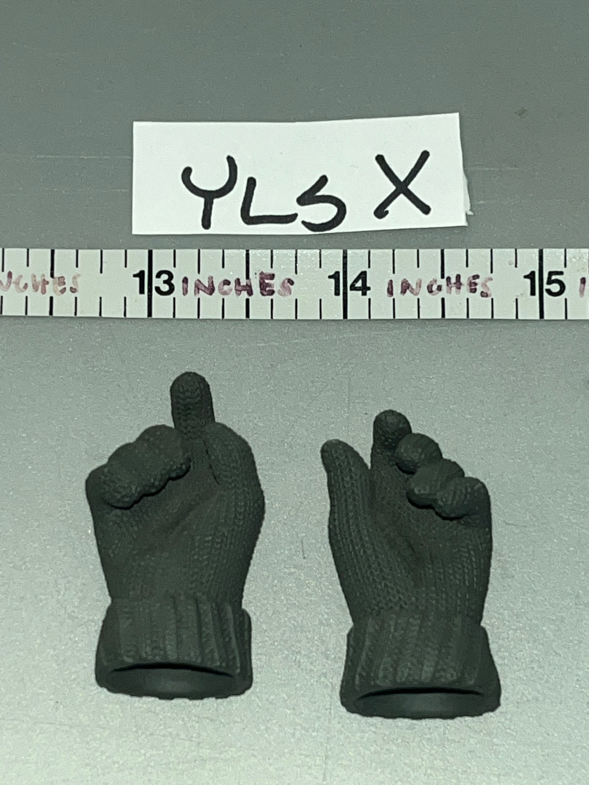 1:6 Scale WWII German Gloved Hands - Whitman - Facepool FP019
