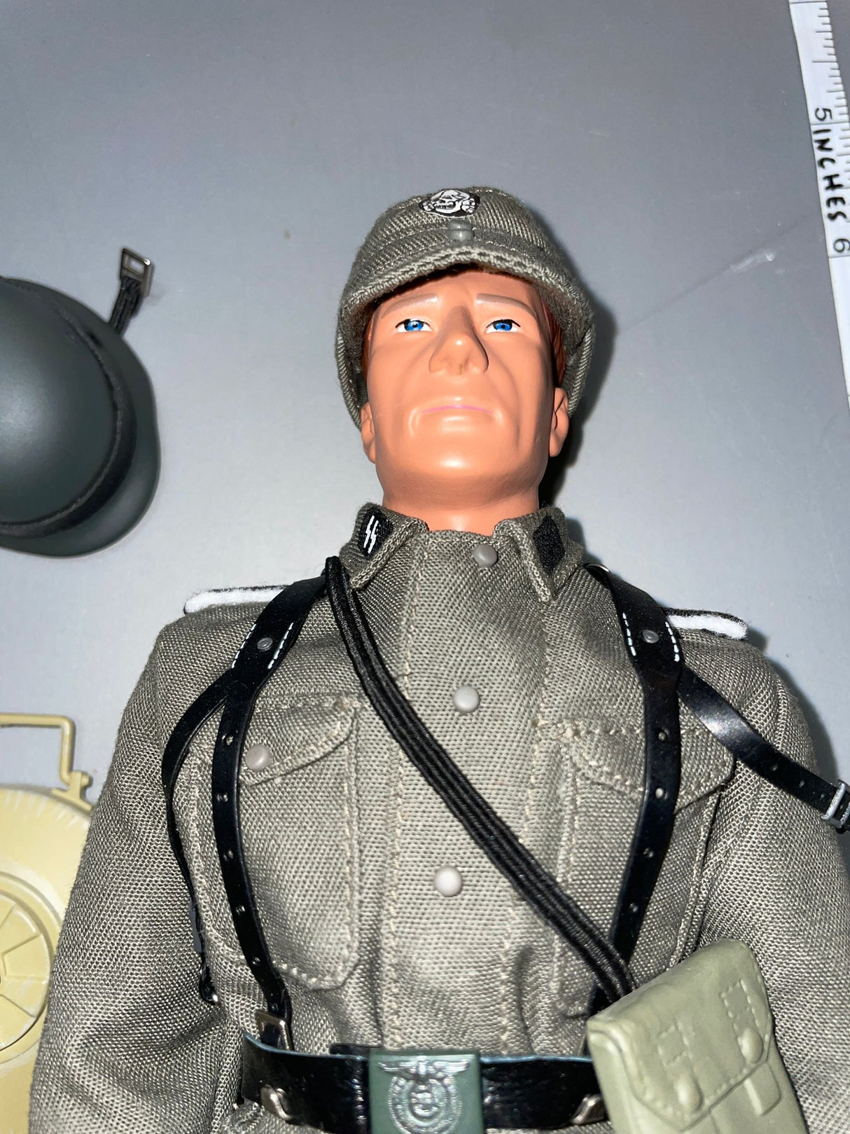 1:6 Scale WWII German Machine Gunner Dressed Figure - Dragon