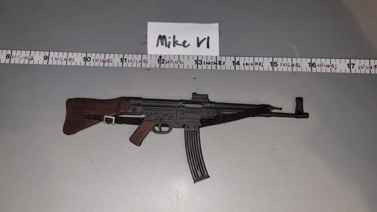 1:6 Scale WWII German MP-44
