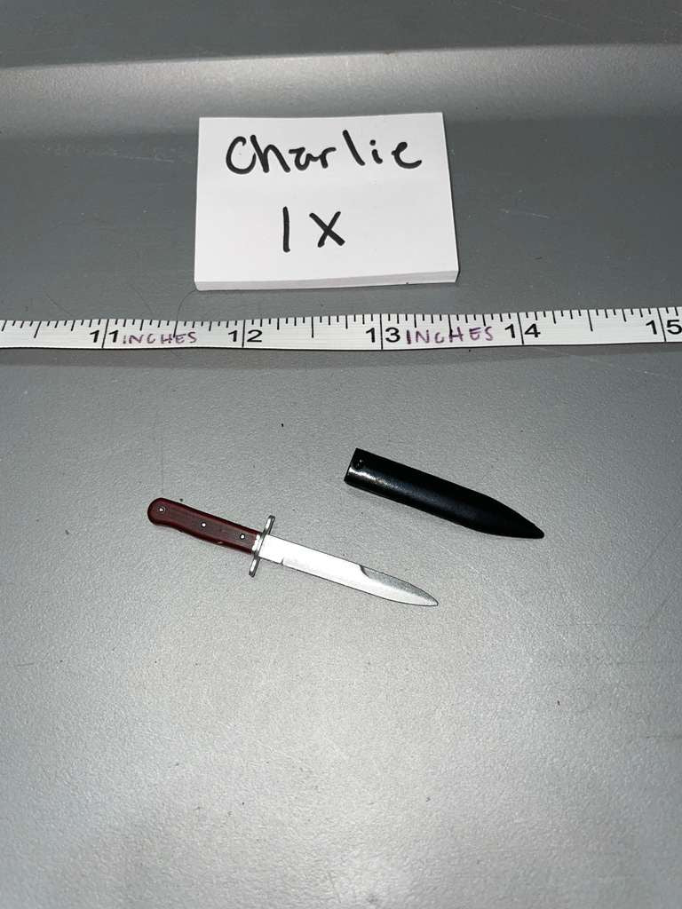 1:6 Scale WWII German Fighting Knife - Facepool